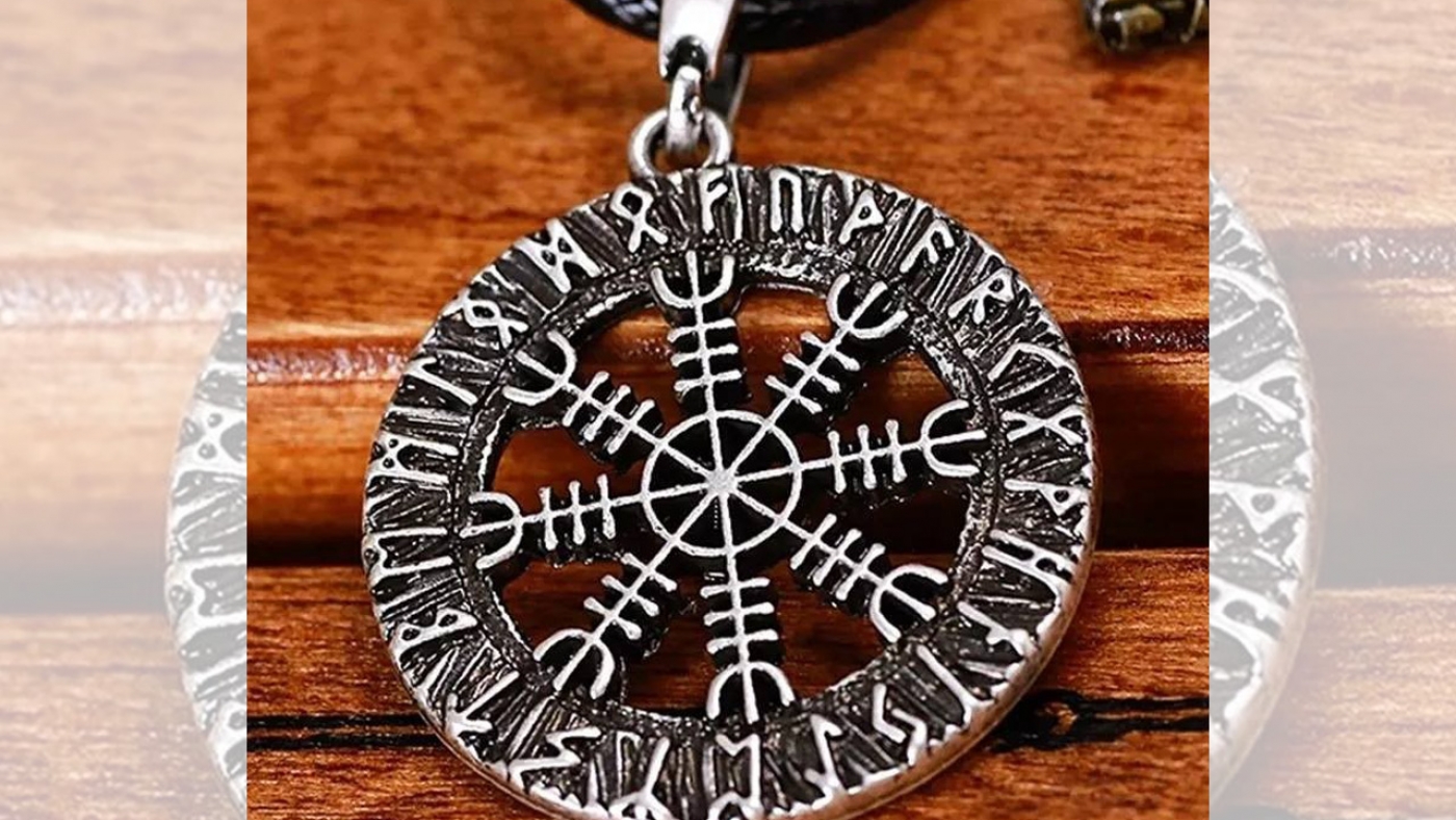 ochranny vikingsky amulet
